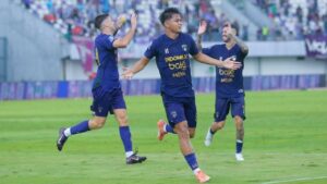 Gol Salto Spektakuler Hokky Caraka Warnai Kemenangan Persita Tangerang atas Persik Kediri