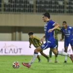 Duel Klasik Persib vs Persija: Siapa yang Unggul di Tengah Badai Absensi Pemain Kunci?