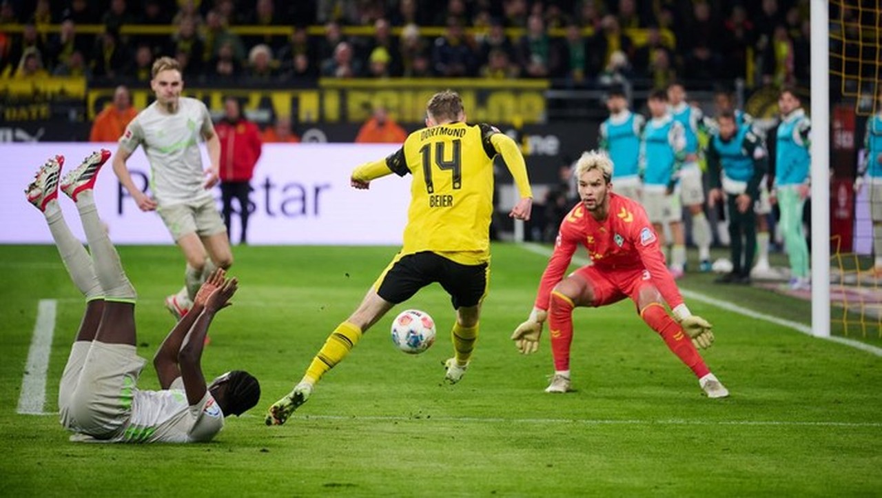 Borussia Dortmund Gasak Werder Bremen 3-0 di Signal Iduna Park
