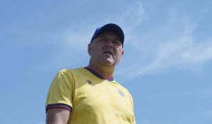 Bojan Hodak Tegaskan Tak Ada Rencana Rekrut Joey Pelupessy dan Maarten Paes ke Persib