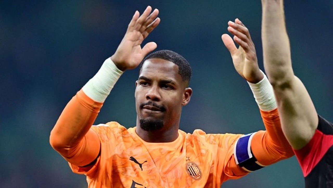 AC Milan Bangkit dari Ketertinggalan, Allegri Puji Peran Krusial Kiper Maignan