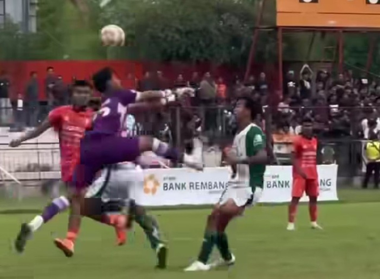 Kiper Liga 4 Raihan Alfariq Minta Maaf atas Tendangan Kungfu ke Dada Pemain Lawan