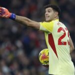 Inter Milan Bidik Emiliano Martinez sebagai Pengganti Yann Sommer di Musim Depan