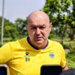 Bojan Hodak Ungkap Alasan Persib Bandung Tak Borong Pemain di Bursa Transfer Paruh Musim