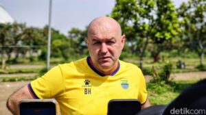 Bojan Hodak Ungkap Alasan Persib Bandung Tak Borong Pemain di Bursa Transfer Paruh Musim