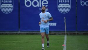 Persib Bandung: Kurzawa Jalani Latihan Perdana, Absen Lawan Persis Solo