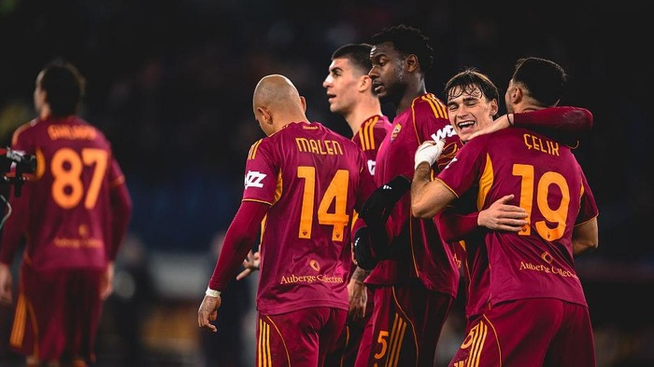Donyell Malen Borong Dua Gol, AS Roma Taklukkan Cagliari 2-0 di Olimpico