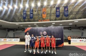 Pelita Jaya dan Persija Jakarta Berkolaborasi Ciptakan Suporter Baru Lintas Olahraga