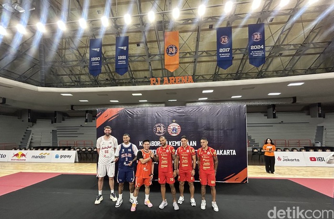 Pelita Jaya dan Persija Jakarta Berkolaborasi Ciptakan Suporter Baru Lintas Olahraga
