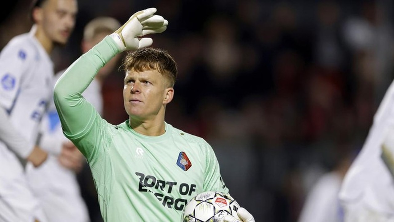 Media Belanda: Persib Bandung Bidik Kiper Utama Telstar, Putra Legenda Barcelona Ronald Koeman