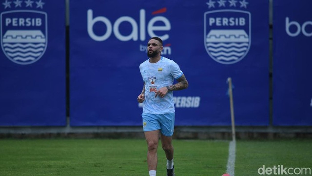 Layvin Kurzawa Terharu, Istri Menangis Sambut Meriah Bobotoh di GBLA