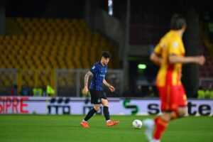 Dicemooh Fans Lecce, Pelatih Inter Cristian Chivu Bela Alessandro Bastoni