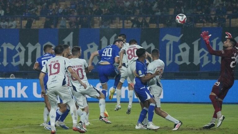Bojan Hodak Ungkap Catatan Usai Persib Bandung Raih Kemenangan Tipis atas Persita